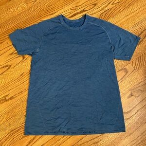 Men’s Large Blue LuluLemon Athletic Shirt